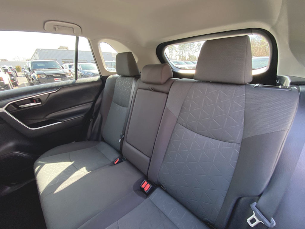 2023 Toyota RAV4 XLE 9