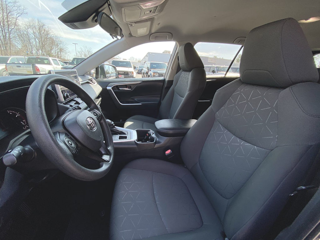 2023 Toyota RAV4 XLE 7