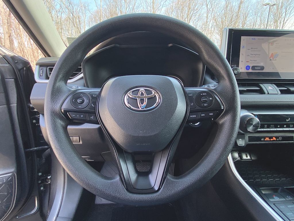 2023 Toyota RAV4 XLE 10