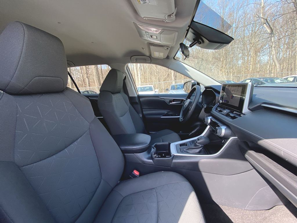 2023 Toyota RAV4 XLE 25