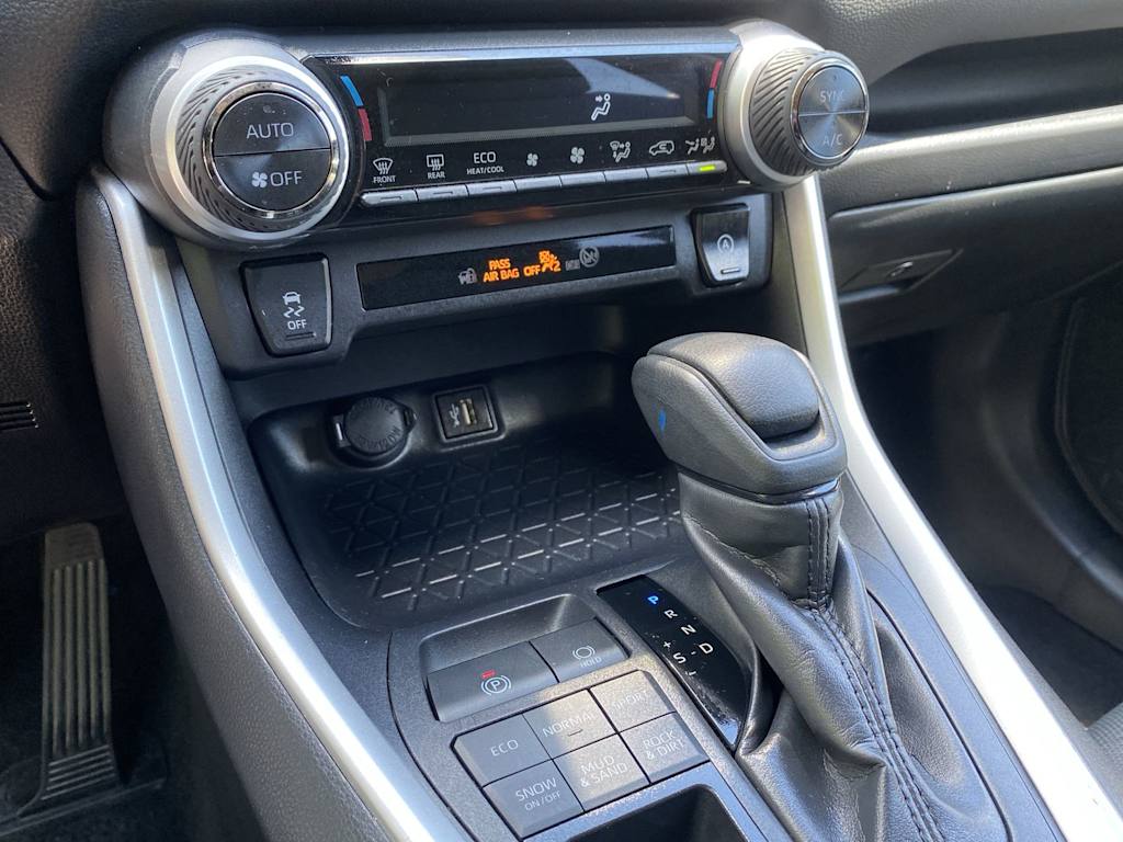 Thumbnail: 2025 Toyota RAV4 - 13