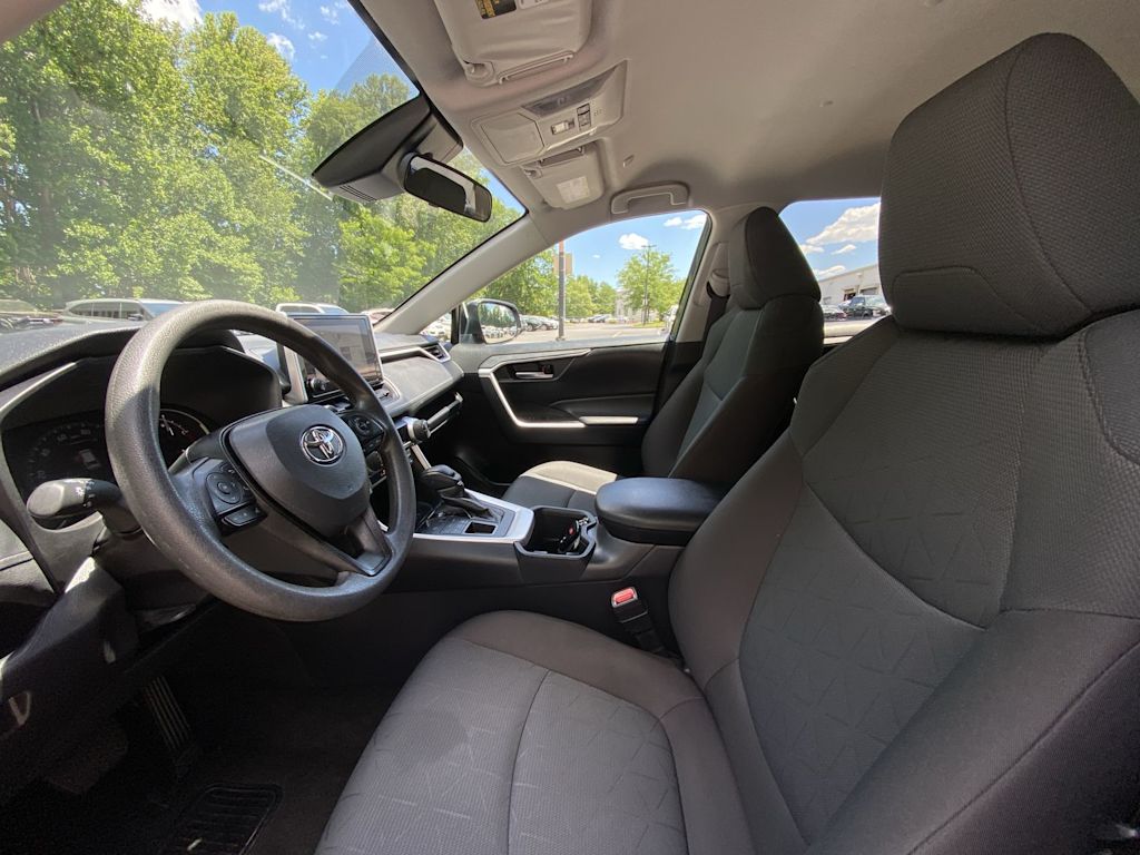 Thumbnail: 2025 Toyota RAV4 - 8