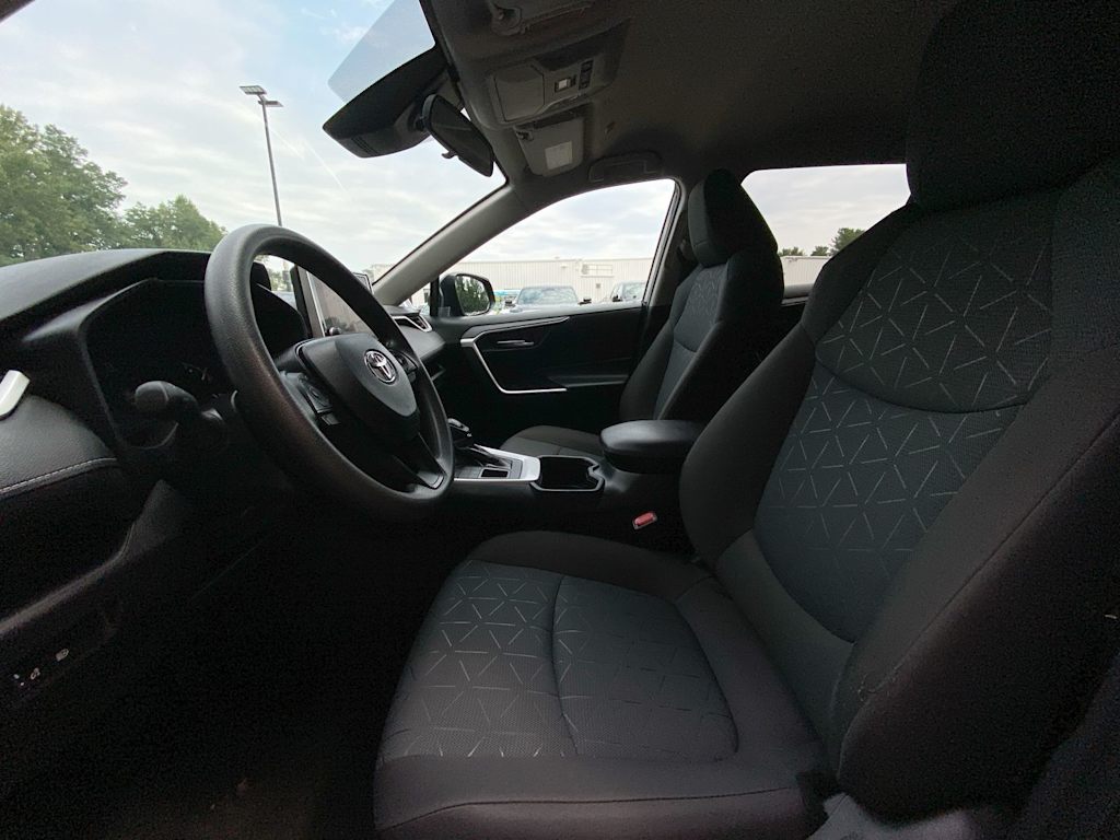 Thumbnail: 2025 Toyota RAV4 - 9