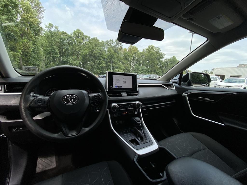 Thumbnail: 2025 Toyota RAV4 - 8