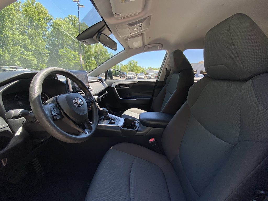 Thumbnail: 2025 Toyota RAV4 - 9