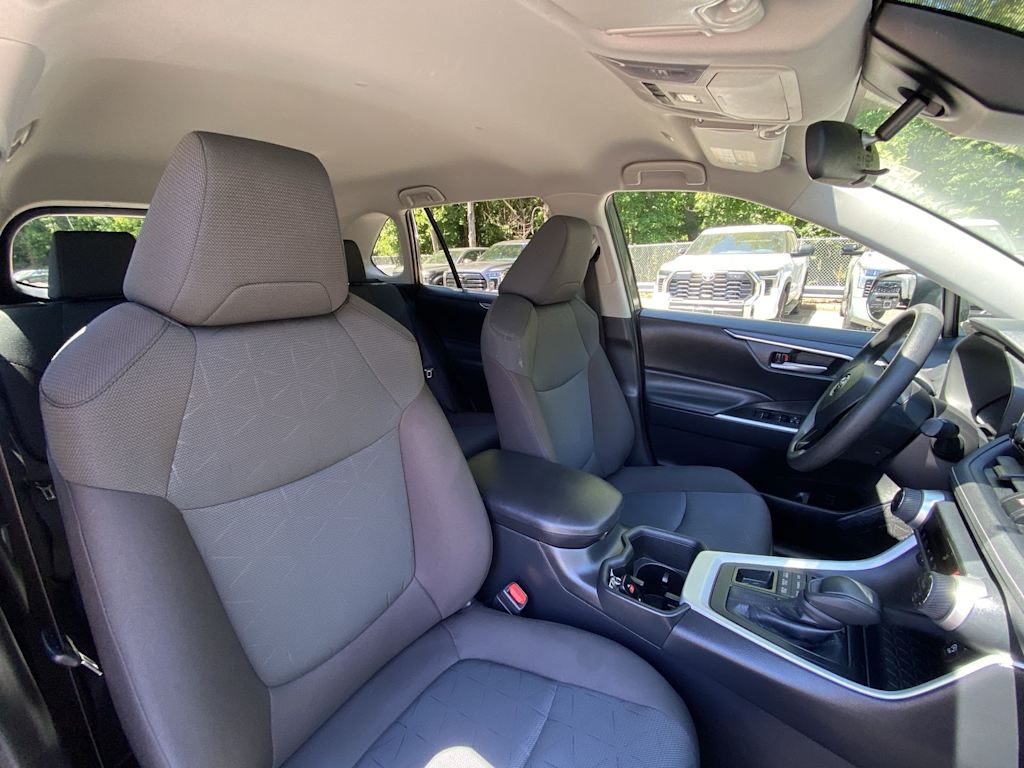 Thumbnail: 2025 Toyota RAV4 - 28