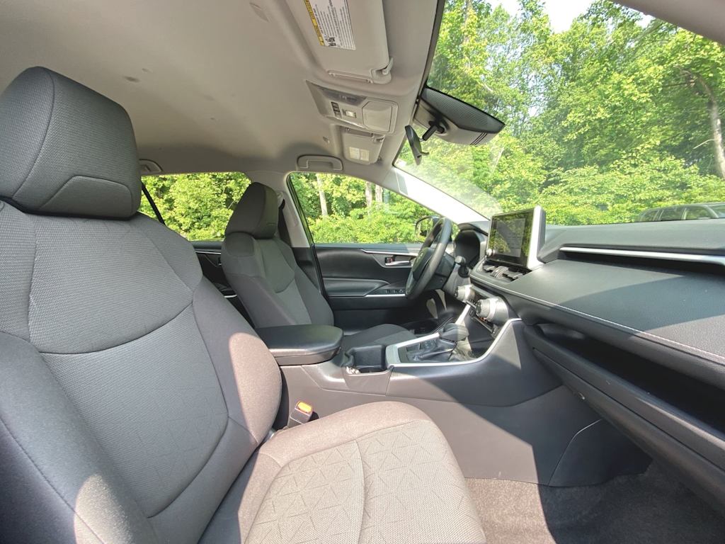 2024 Toyota RAV4 XLE 25