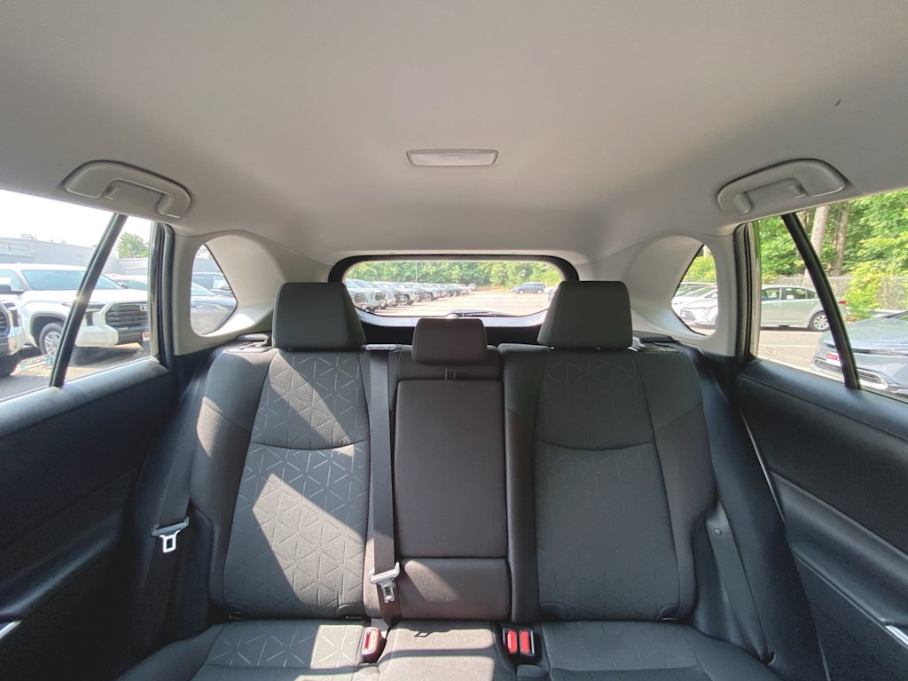 2024 Toyota RAV4 XLE 28