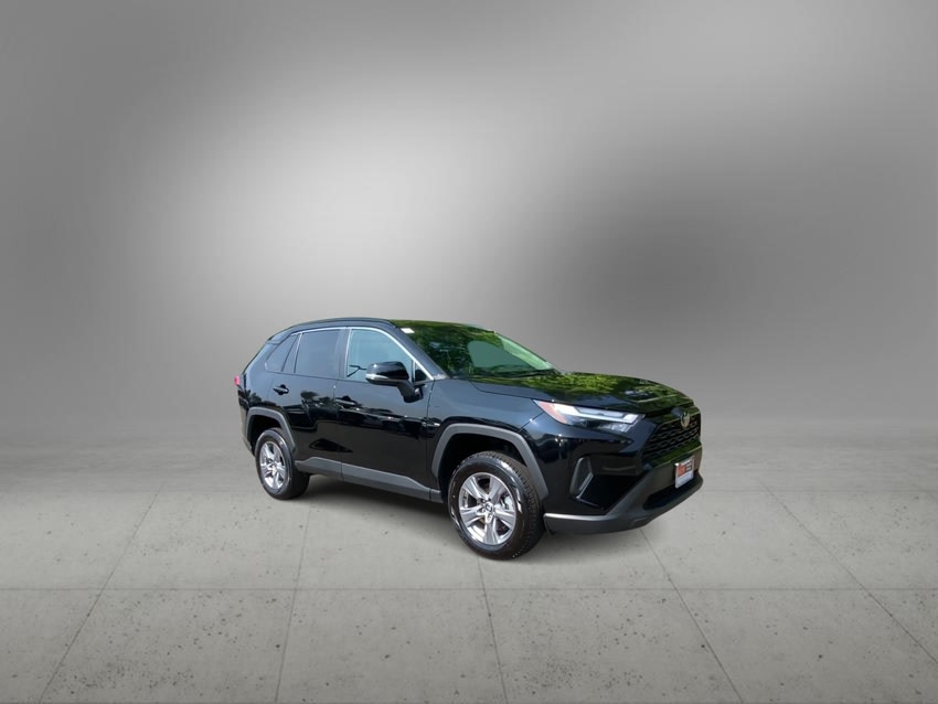 2024 Toyota RAV4 XLE 5