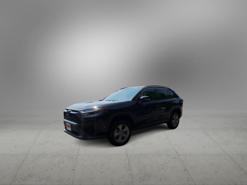 2024 Toyota RAV4 XLE 18