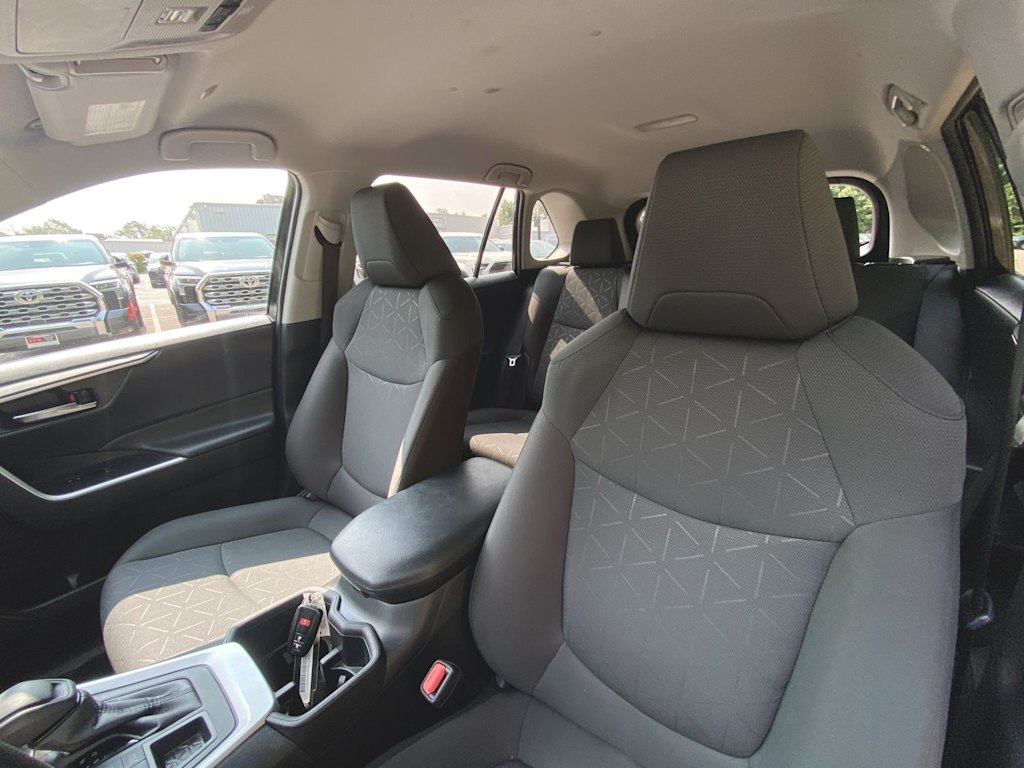 2024 Toyota RAV4 XLE 9