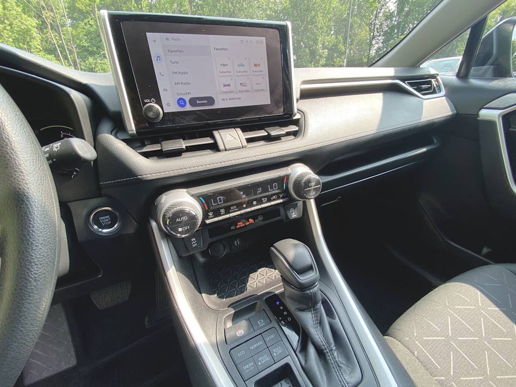 2024 Toyota RAV4 XLE 7