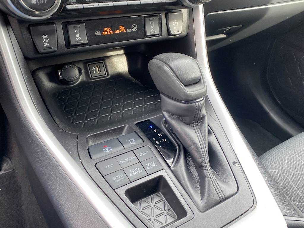 Thumbnail: 2024 Toyota RAV4 - 15