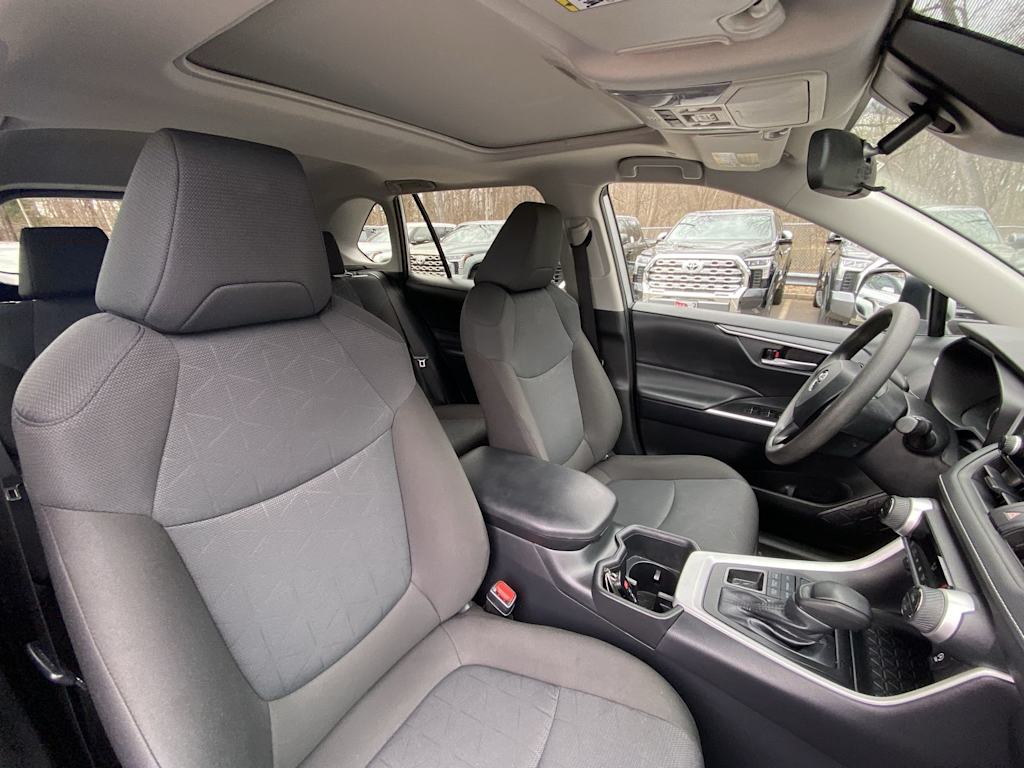 Thumbnail: 2025 Toyota RAV4 - 25