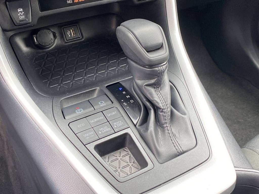 Thumbnail: 2025 Toyota RAV4 - 13