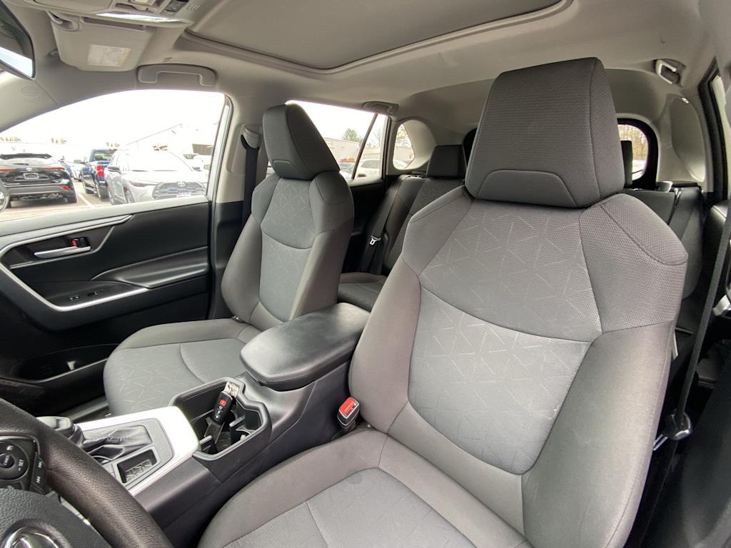 Thumbnail: 2025 Toyota RAV4 - 9