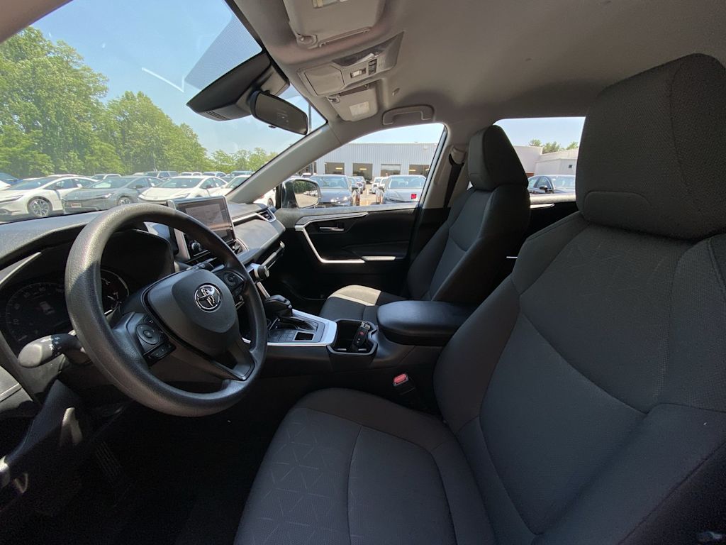 Thumbnail: 2025 Toyota RAV4 - 8