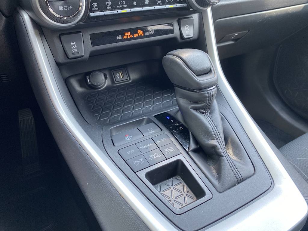 Thumbnail: 2025 Toyota RAV4 - 14