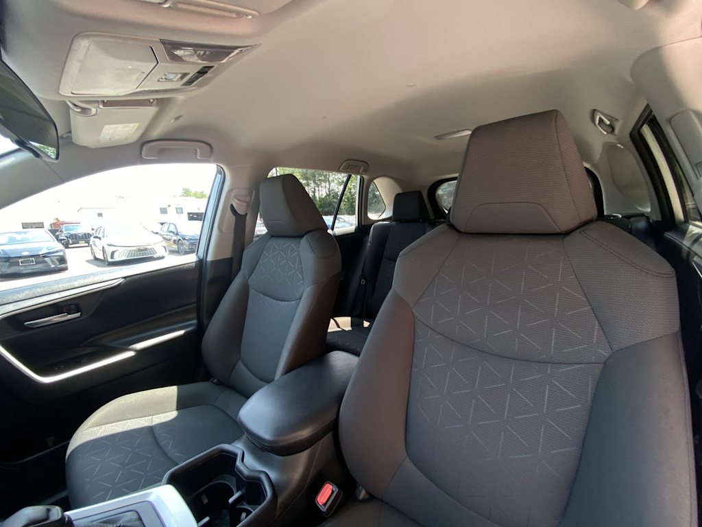 Thumbnail: 2025 Toyota RAV4 - 10
