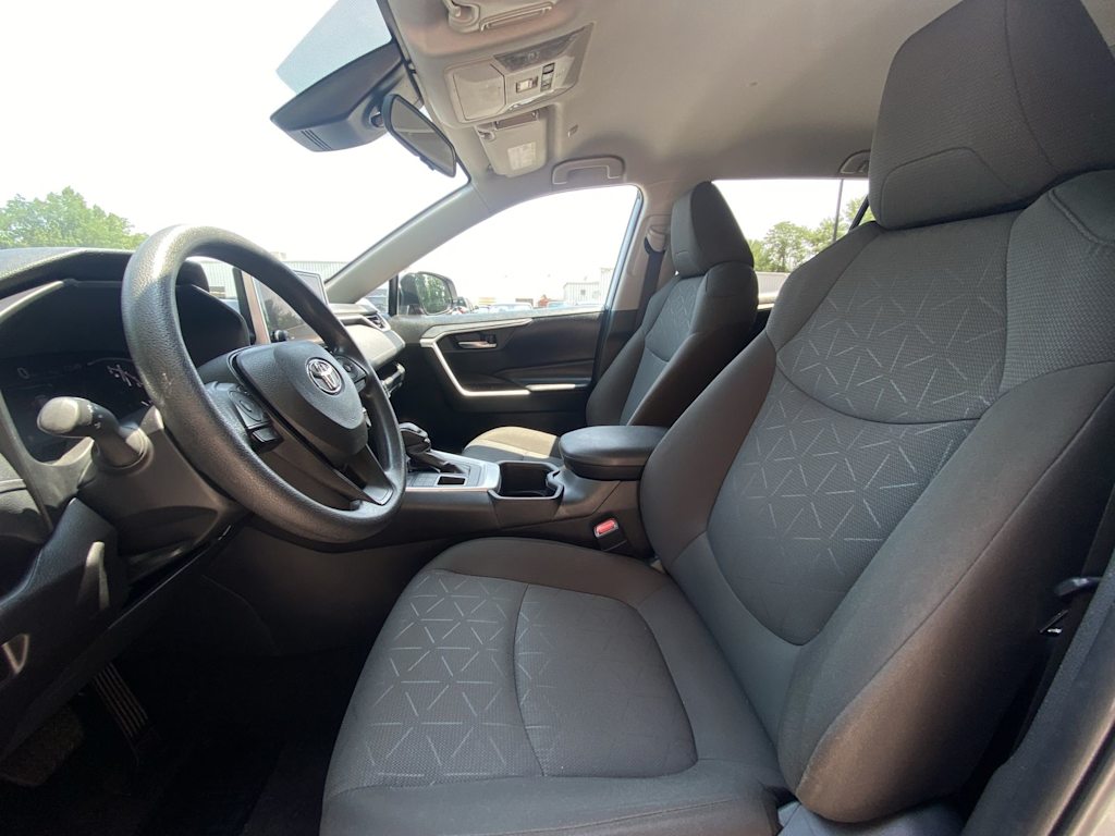 Thumbnail: 2025 Toyota RAV4 - 9