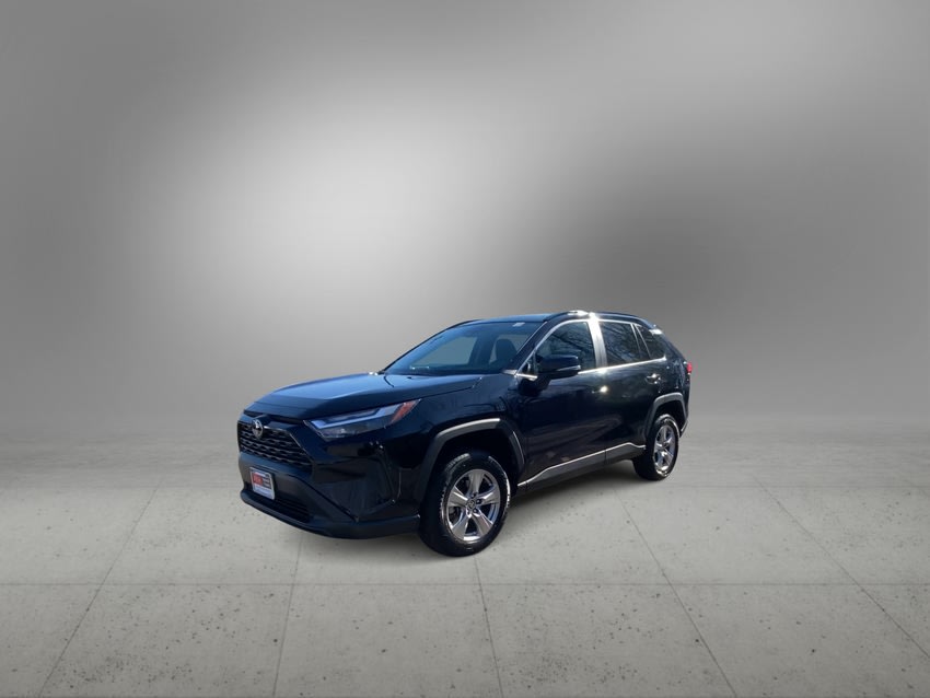 2023 Toyota RAV4 XLE 5