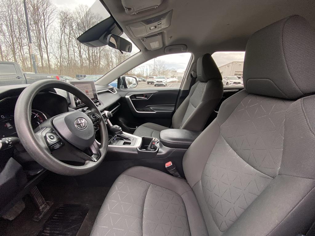 Thumbnail: 2024 Toyota RAV4 - 9