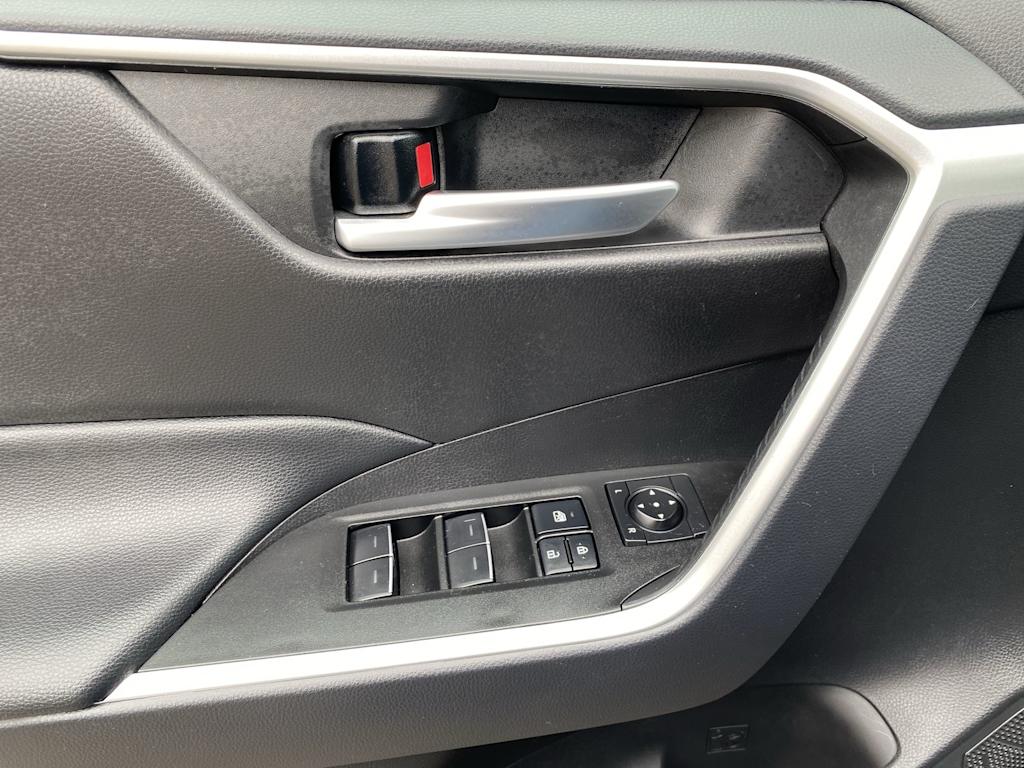 Thumbnail: 2025 Toyota RAV4 - 27