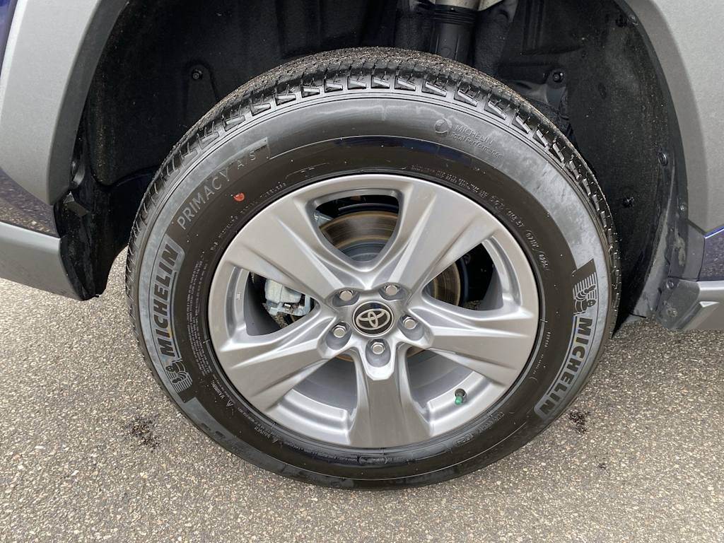 Thumbnail: 2025 Toyota RAV4 - 25