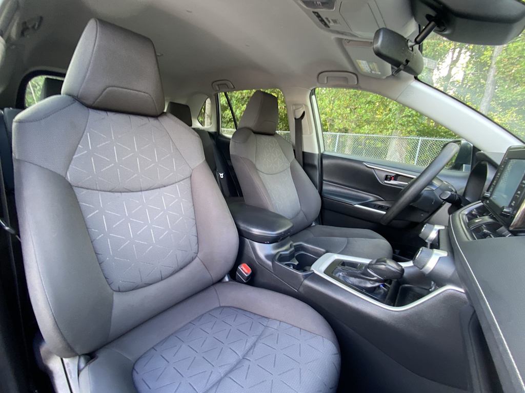 Thumbnail: 2020 Toyota RAV4 - 32