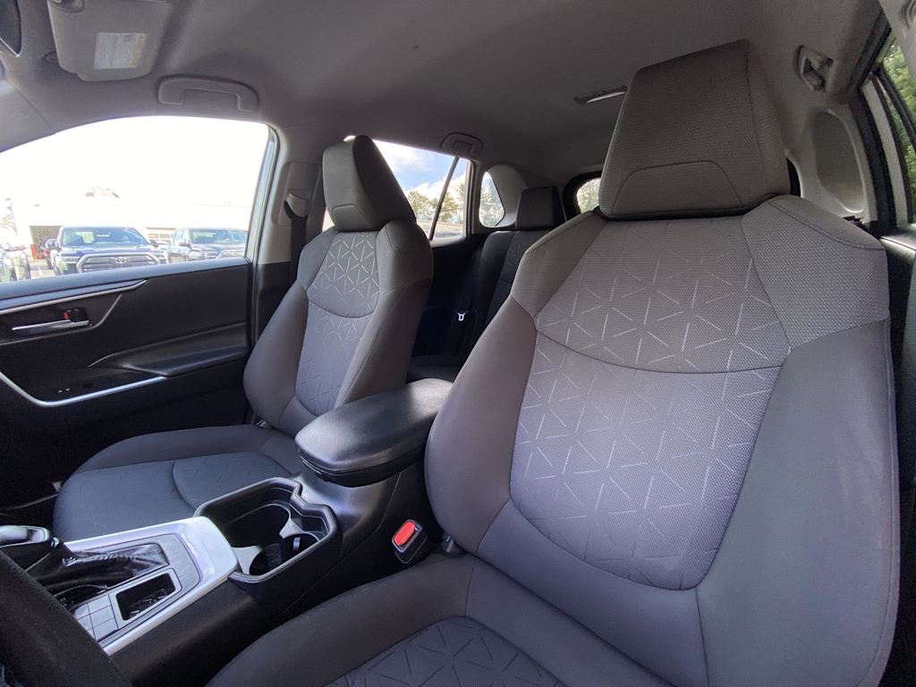 Thumbnail: 2020 Toyota RAV4 - 11