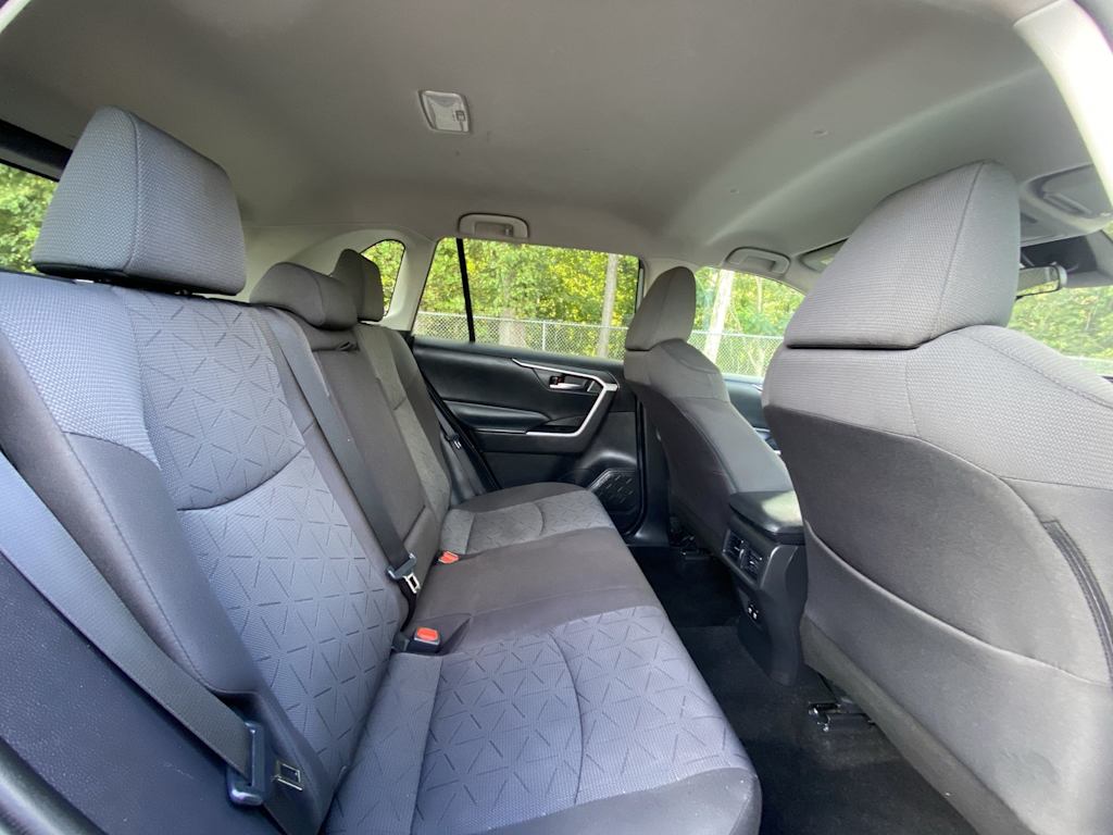 Thumbnail: 2020 Toyota RAV4 - 33