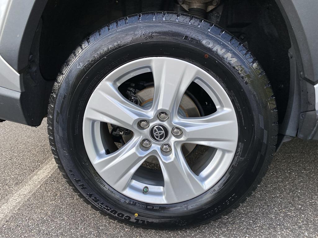 Thumbnail: 2020 Toyota RAV4 - 28