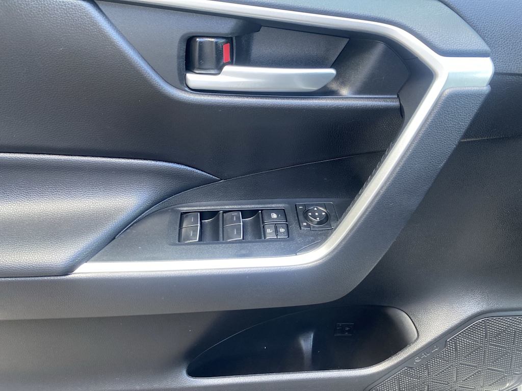 Thumbnail: 2025 Toyota RAV4 - 29