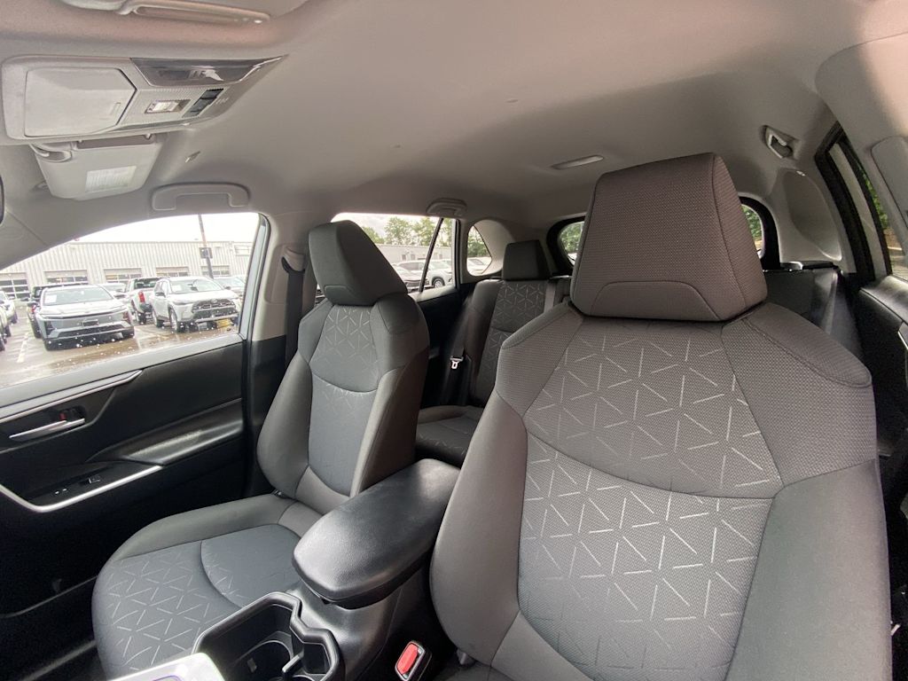 Thumbnail: 2025 Toyota RAV4 - 10