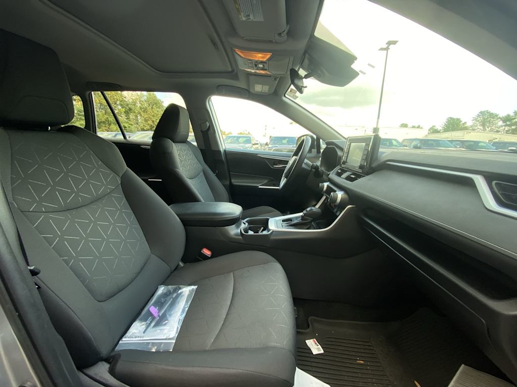 Thumbnail: 2021 Toyota RAV4 - 41