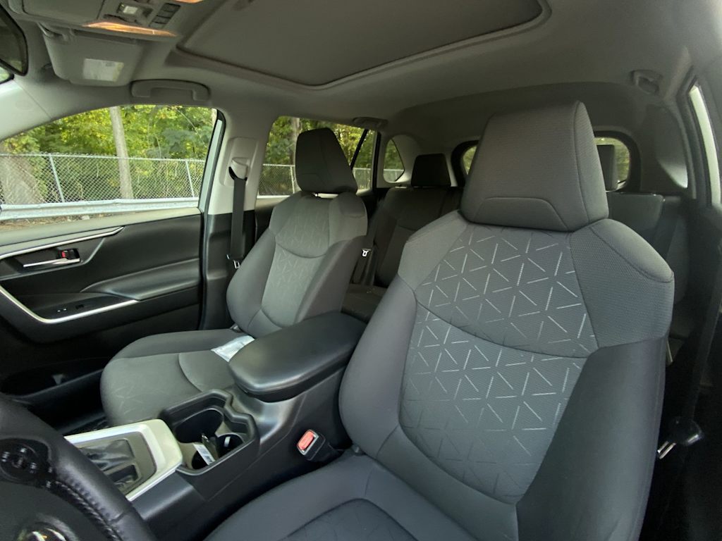 Thumbnail: 2021 Toyota RAV4 - 40