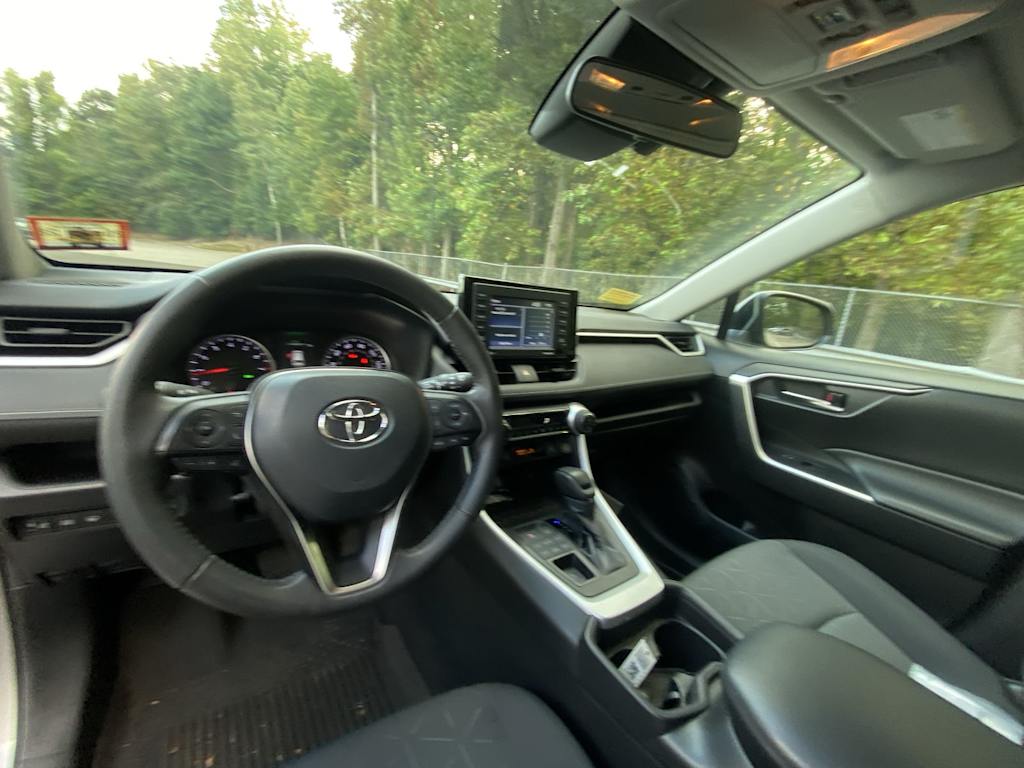 Thumbnail: 2021 Toyota RAV4 - 8