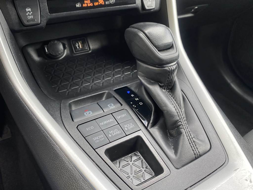 Thumbnail: 2024 Toyota RAV4 - 13