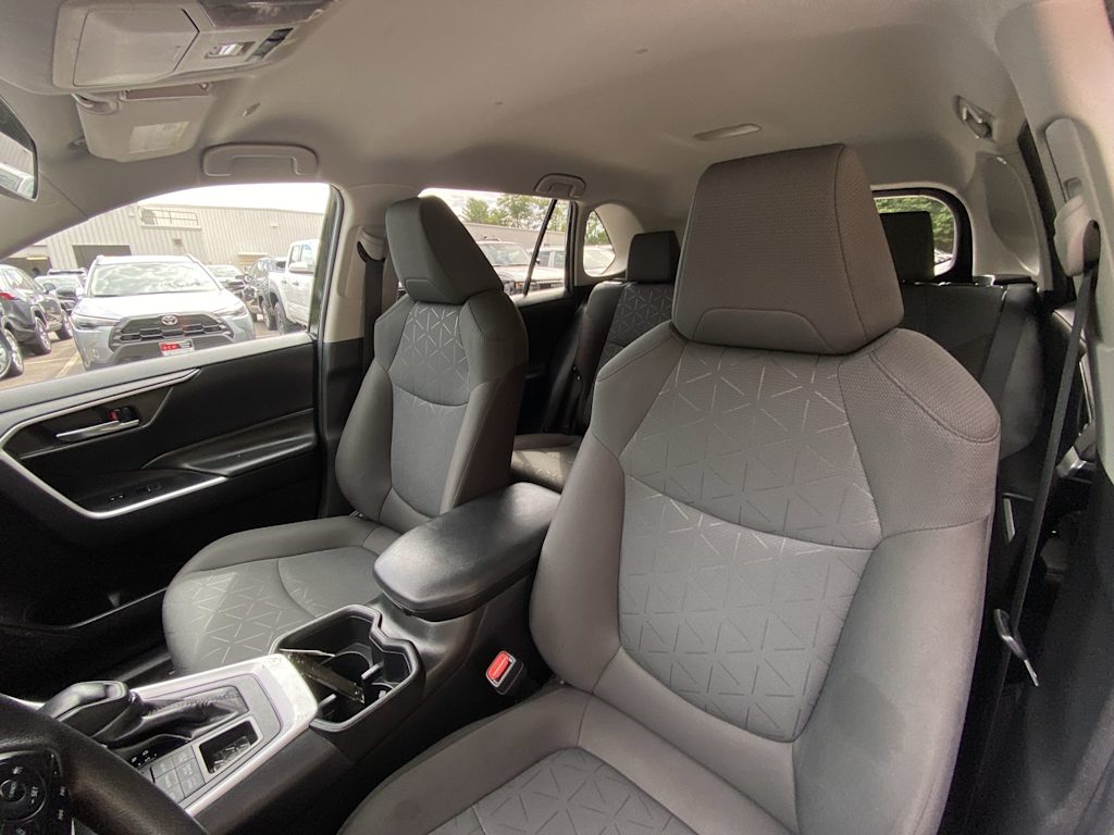 Thumbnail: 2024 Toyota RAV4 - 9