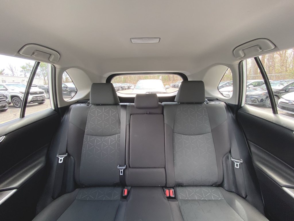 2024 Toyota RAV4 XLE 28
