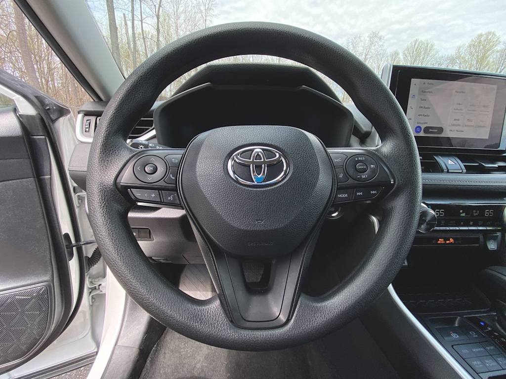 2024 Toyota RAV4 XLE 12