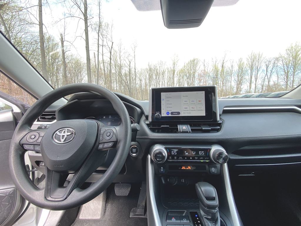 2024 Toyota RAV4 XLE 2