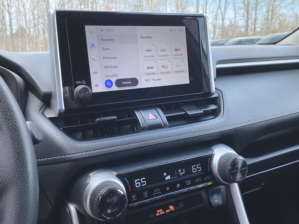 2024 Toyota RAV4 XLE 13