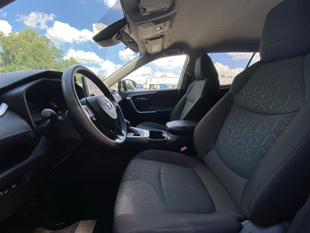 Thumbnail: 2025 Toyota RAV4 - 10