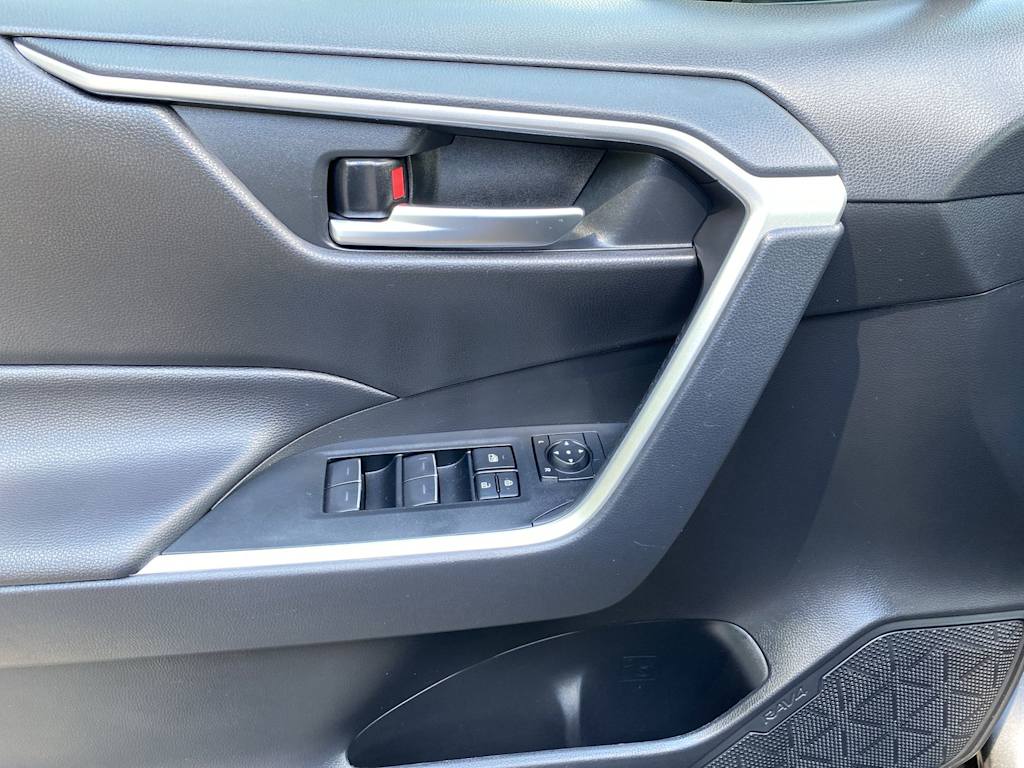 Thumbnail: 2025 Toyota RAV4 - 29