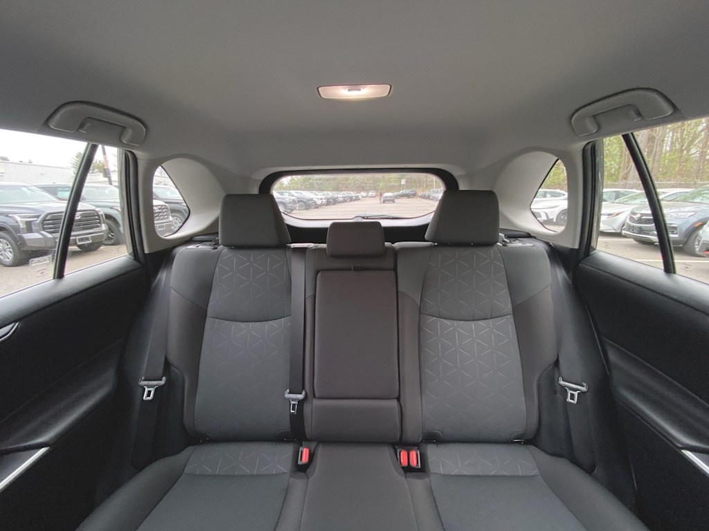 2024 Toyota RAV4 XLE 29