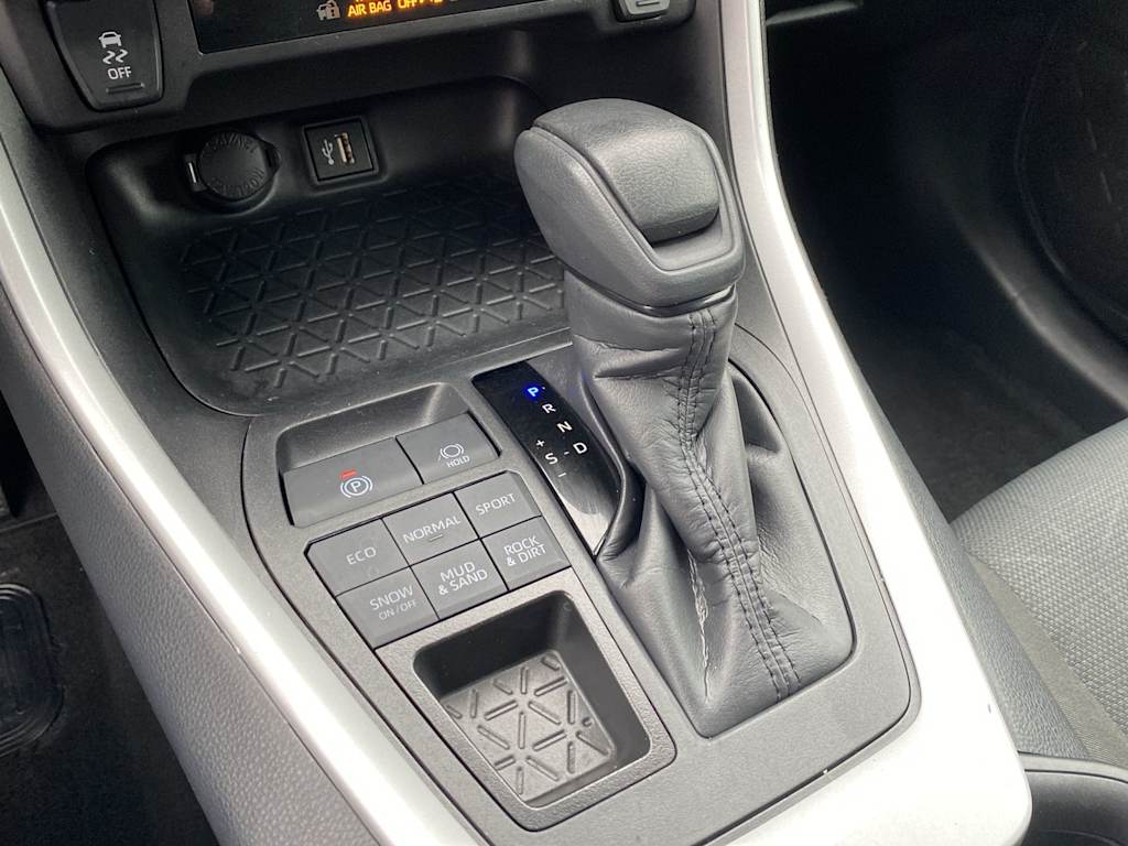 Thumbnail: 2025 Toyota RAV4 - 13