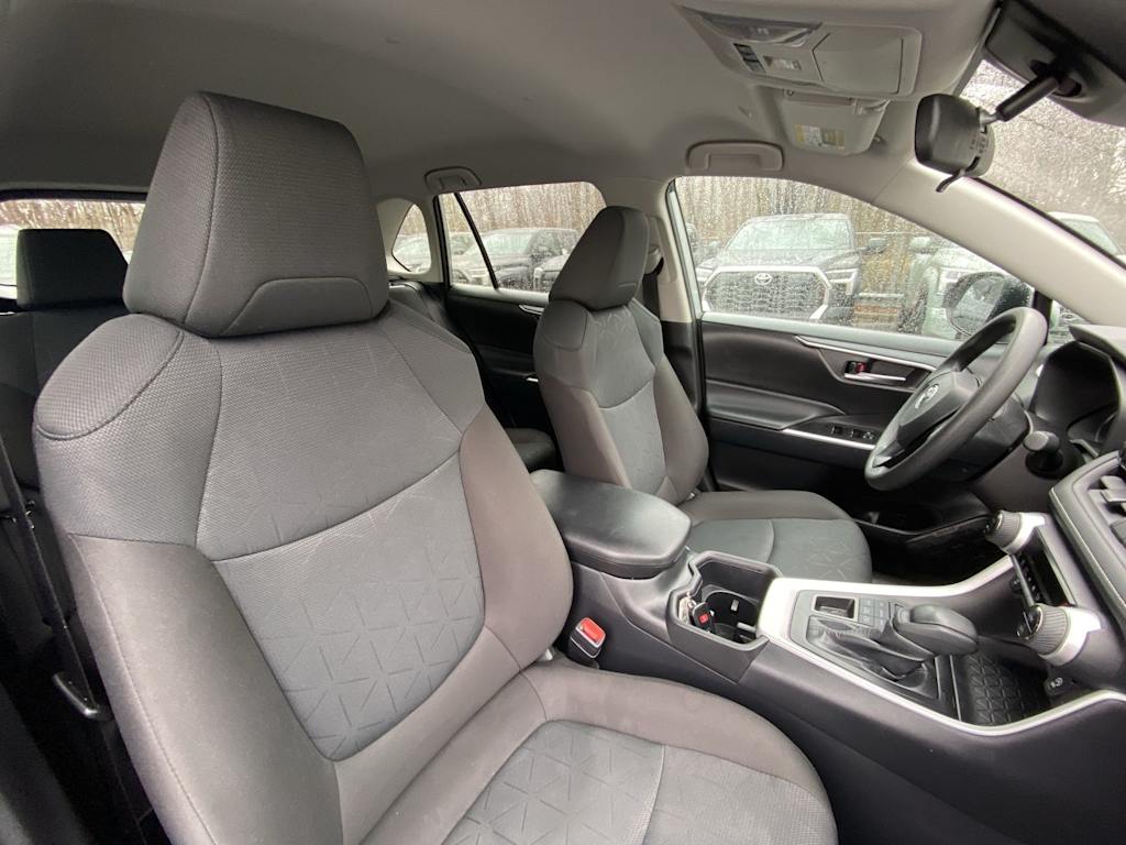 Thumbnail: 2025 Toyota RAV4 - 28