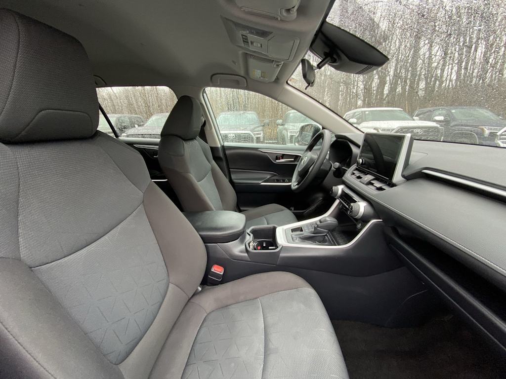 Thumbnail: 2025 Toyota RAV4 - 27