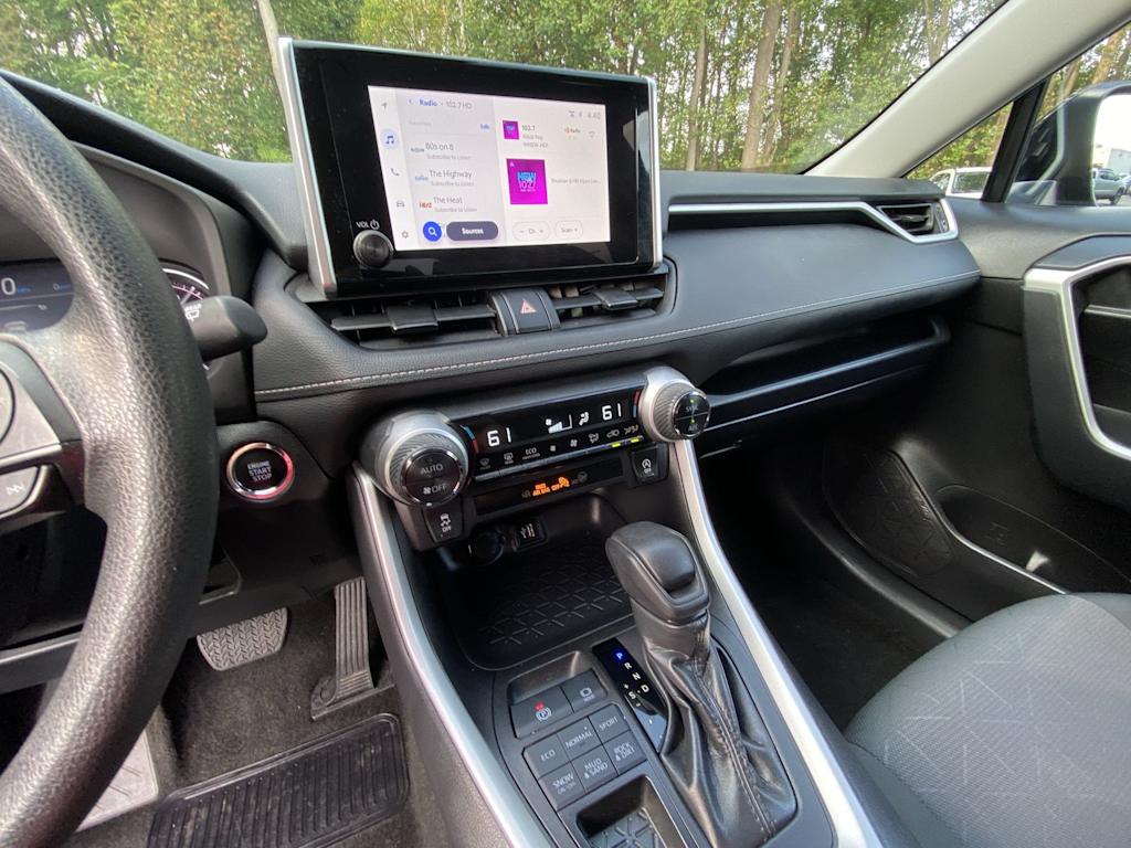 Thumbnail: 2024 Toyota RAV4 - 8